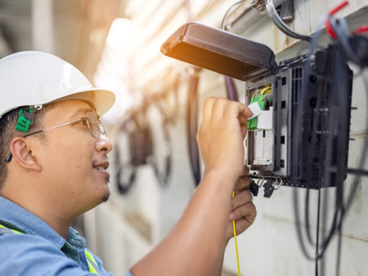 Secteur fibre optique : quel matériel choisir pour des travaux en toute sécurité ?