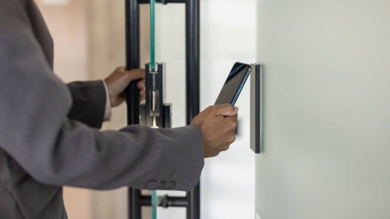 Contrôle d’accès en entreprise : 3 clés pour sélectionner la solution idéale